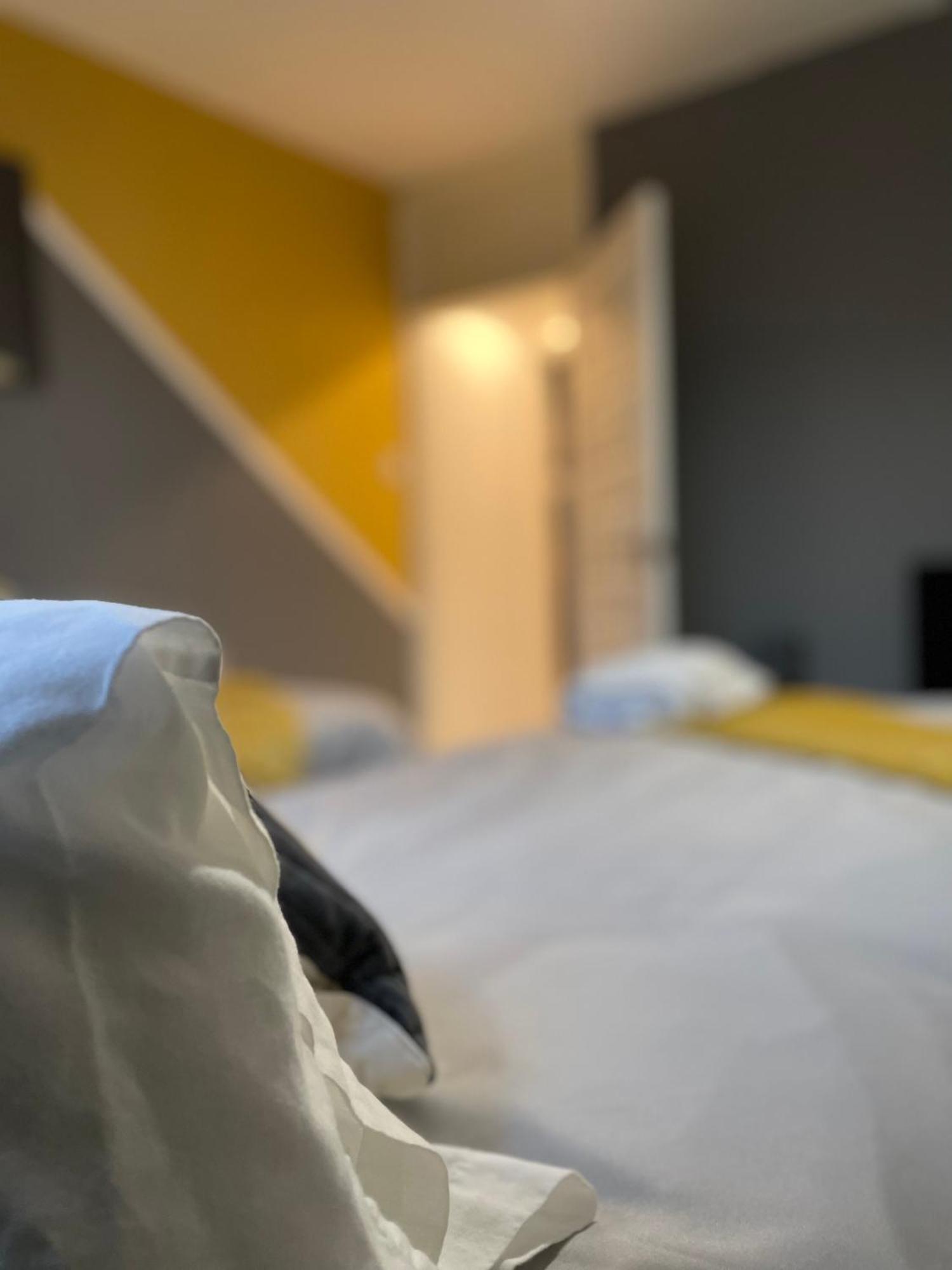 Home Sweet Home In Rg1 With Free Parking Reading Bagian luar foto